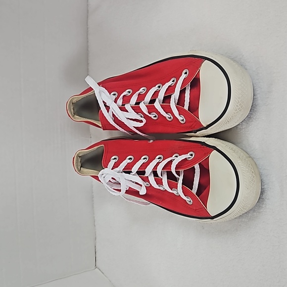 Converse | Men's All Star Red Low-Top Lace-Up Sneakers Sz 8 - Picture 2 of 15